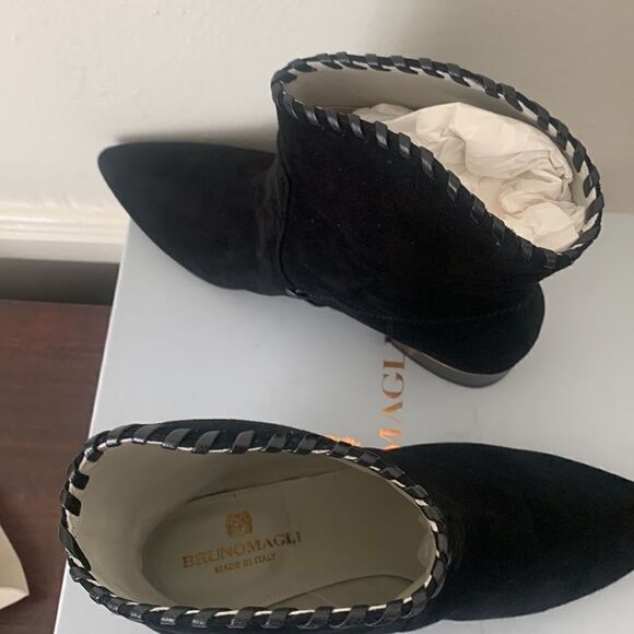 Bruno Magli Marlene soft top grain suede leather whipstitch ankle bootie Sz 6M - Picture 11 of 12